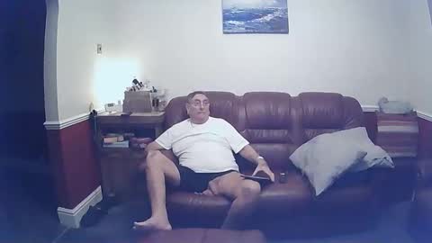 Snapshot of maxi_johnes chatting on 02.25.25 MAX online show from 02.25.25