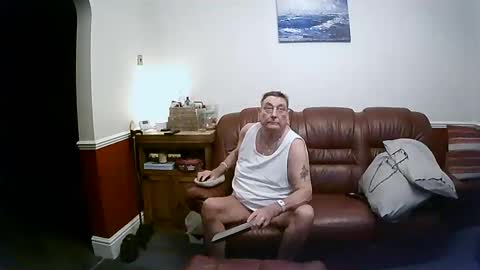 Snapshot of maxi_johnes chatting on 03.12.25 MAX online show from 03.12.25