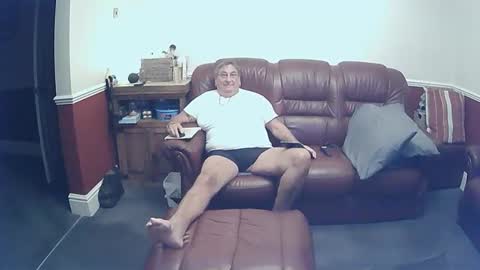 Snapshot of maxi_johnes chatting on 09.17.25 MAX online show from 09.17.25