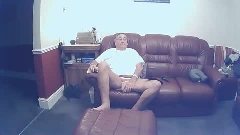 Snapshot of maxi_johnes chatting on 09.29.25 MAX online show from 09.29.25