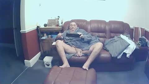 Snapshot of maxi_johnes chatting on 10.02.25 MAX online show from 10.02.25