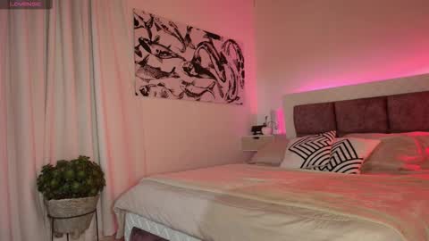 Snapshot of maxianomal chatting on 10.10.25 Max online show from 10.10.25