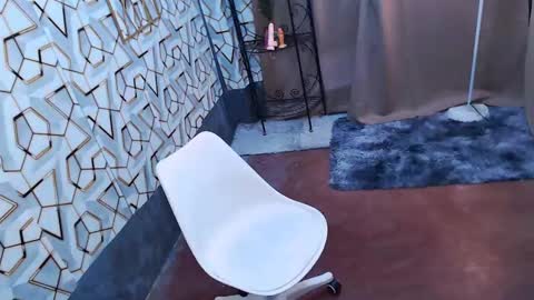 Snapshot of maxiebunny99 chatting on 02.20.25 Reyn online show from 02.20.25