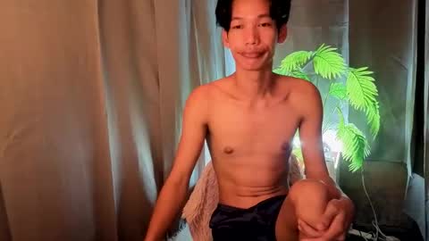 Snapshot of maxiebunny99 chatting on 09.22.25 Reyn online show from 09.22.25