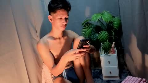 Snapshot of maxiebunny99 chatting on 09.26.25 Reyn online show from 09.26.25