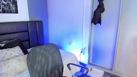 Maximo Wolf online show from 02.25.25