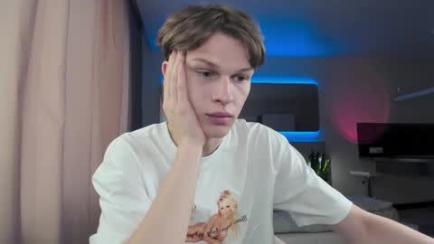 Snapshot of maxim_burn chatting on 02.25.25 maxim burn online show from 02.25.25