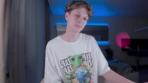 Snapshot of maxim_burn chatting on 03.01.25 maxim burn online show from 03.01.25