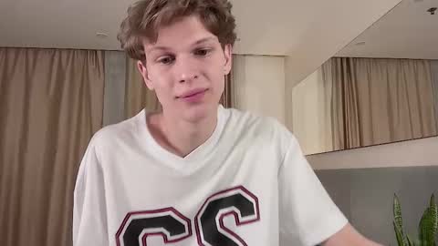 Snapshot of maxim_burn chatting on 03.05.25 maxim burn online show from 03.05.25