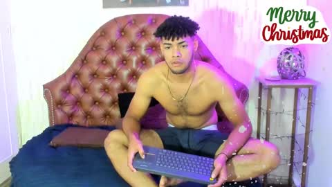 Snapshot of maximiliano_herrera chatting on 12.23.24 Maximiliano Herrera online show from 12.23.24