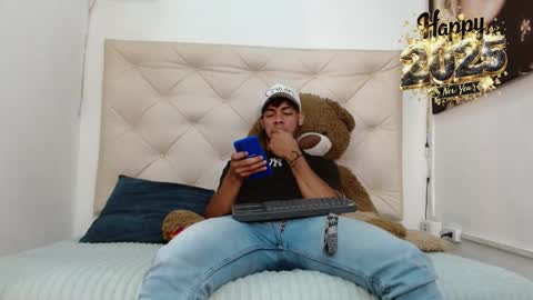 Snapshot of maximiliano_herrera chatting on 12.27.24 Maximiliano Herrera online show from 12.27.24