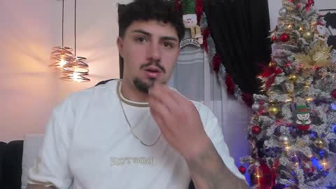 Snapshot of maximo_rodriguez chatting on 12.05.24 Maximo online show from 12.05.24