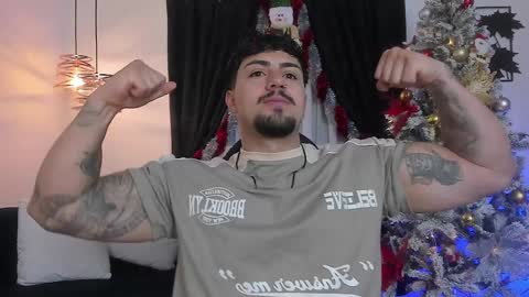 Snapshot of maximo_rodriguez chatting on 12.06.24 Maximo online show from 12.06.24