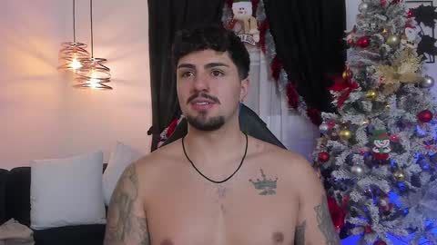 Snapshot of maximo_rodriguez chatting on 12.06.24 Maximo online show from 12.06.24