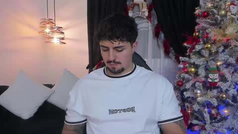 Snapshot of maximo_rodriguez chatting on 12.14.24 Maximo online show from 12.14.24