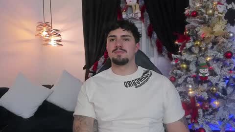 Snapshot of maximo_rodriguez chatting on 12.21.24 Maximo online show from 12.21.24