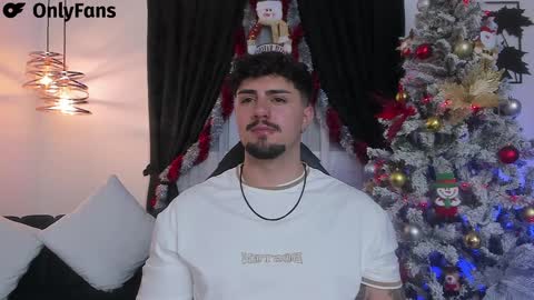 Snapshot of maximo_rodriguez chatting on 12.23.24 Maximo online show from 12.23.24