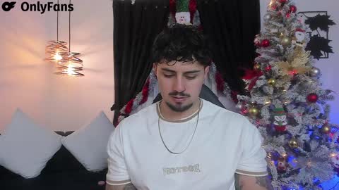 Snapshot of maximo_rodriguez chatting on 12.29.24 Maximo online show from 12.29.24