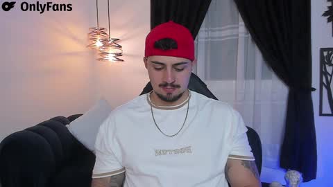 Snapshot of maximo_rodriguez chatting on 01.11.25 Maximo online show from 01.11.25