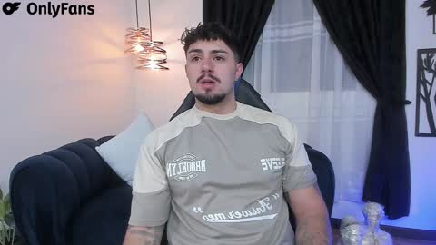 Snapshot of maximo_rodriguez chatting on 01.13.25 Maximo online show from 01.13.25