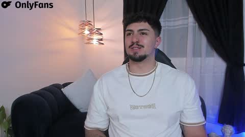 Snapshot of maximo_rodriguez chatting on 01.14.25 Maximo online show from 01.14.25