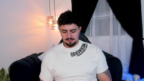 Snapshot of maximo_rodriguez chatting on 01.20.25 Maximo online show from 01.20.25