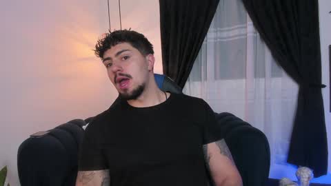 Snapshot of maximo_rodriguez chatting on 01.27.25 Maximo online show from 01.27.25