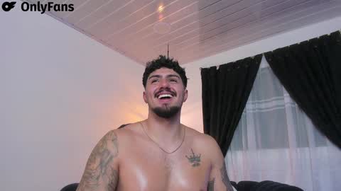 Snapshot of maximo_rodriguez chatting on 02.02.25 Maximo online show from 02.02.25