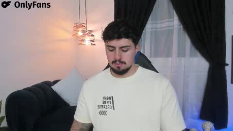 Snapshot of maximo_rodriguez chatting on 02.16.25 Maximo online show from 02.16.25