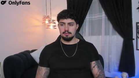 Snapshot of maximo_rodriguez chatting on 02.18.25 Maximo online show from 02.18.25