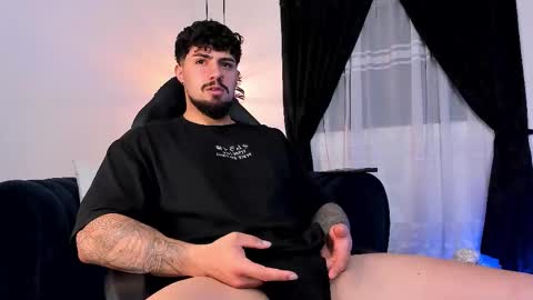 Snapshot of maximo_rodriguez chatting on 09.25.25 Maximo online show from 09.25.25