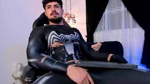 Snapshot of maximo_rodriguez chatting on 10.20.25 Maximo online show from 10.20.25