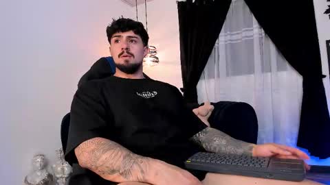 Snapshot of maximo_rodriguez chatting on 11.09.25 Maximo online show from 11.09.25