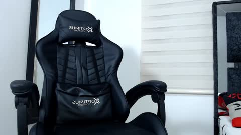 Snapshot of maximo_sebastian chatting on 02.03.25 Maximo Sebastian online show from 02.03.25