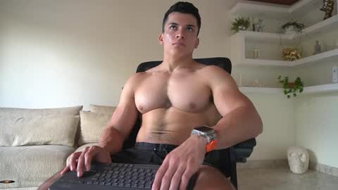 Snapshot of maximohoot chatting on 05.24.26 Sebastian online show from 05.24.26
