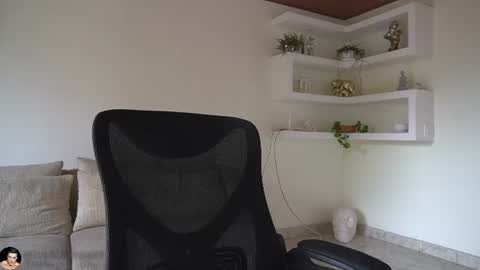 Snapshot of maximohoot chatting on 06.15.26 Sebastian online show from 06.15.26