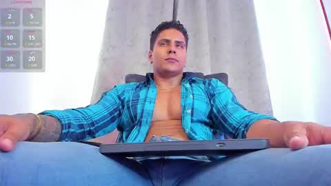 Maximoscott online show from 02.01.25