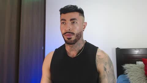 Independent Model online show from 04.25.26