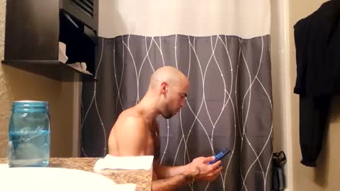 Snapshot of maximusdemitrious chatting on 12.14.25 maximusdemitrious online show from 12.14.25