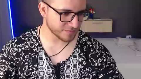 Snapshot of maximussantorini chatting on 07.20.26 maximus online show from 07.20.26