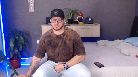 Snapshot of maximussantorini chatting on 07.23.26 maximus online show from 07.23.26