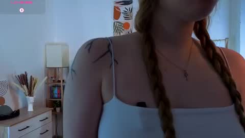 Snapshot of maxineheart chatting on 06.22.26 Monica - Next stream 270525 0300 GMT2 online show from 06.22.26