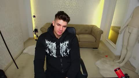 MaxKaiden online show from 11.10.25