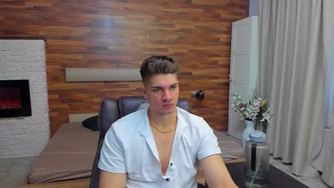 Snapshot of maxkaiden chatting on 03.10.26 MaxKaiden online show from 03.10.26