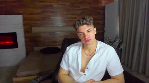 Snapshot of maxkaiden chatting on 03.11.26 MaxKaiden online show from 03.11.26