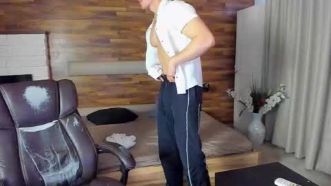 Snapshot of maxkaiden chatting on 03.13.26 MaxKaiden online show from 03.13.26