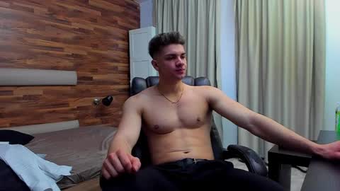 Snapshot of maxkaiden chatting on 03.14.26 MaxKaiden online show from 03.14.26