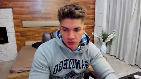 Snapshot of maxkaiden chatting on 03.16.26 MaxKaiden online show from 03.16.26