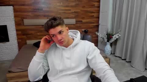 Snapshot of maxkaiden chatting on 03.17.26 MaxKaiden online show from 03.17.26