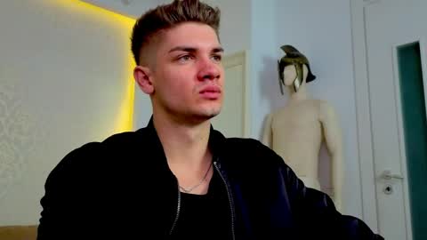 MaxKaiden online show from 05.04.26